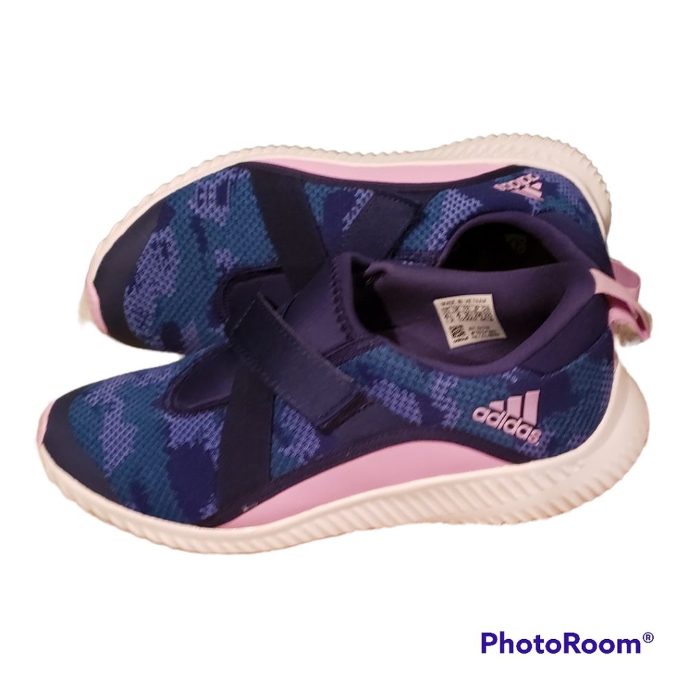 Adidas Sneakers